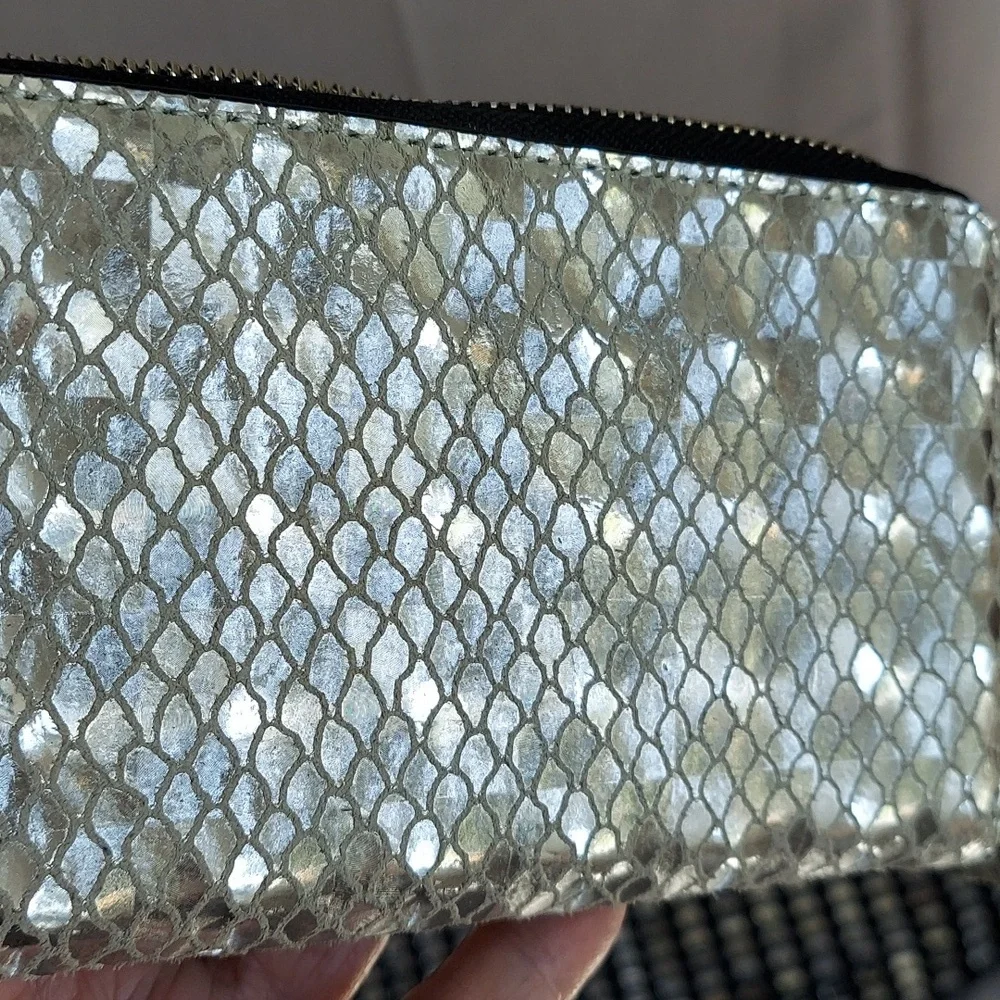 MILLY Wristlet‎ Wallet, NEW!Zip, Snakeskin, Silver Irridescent,
